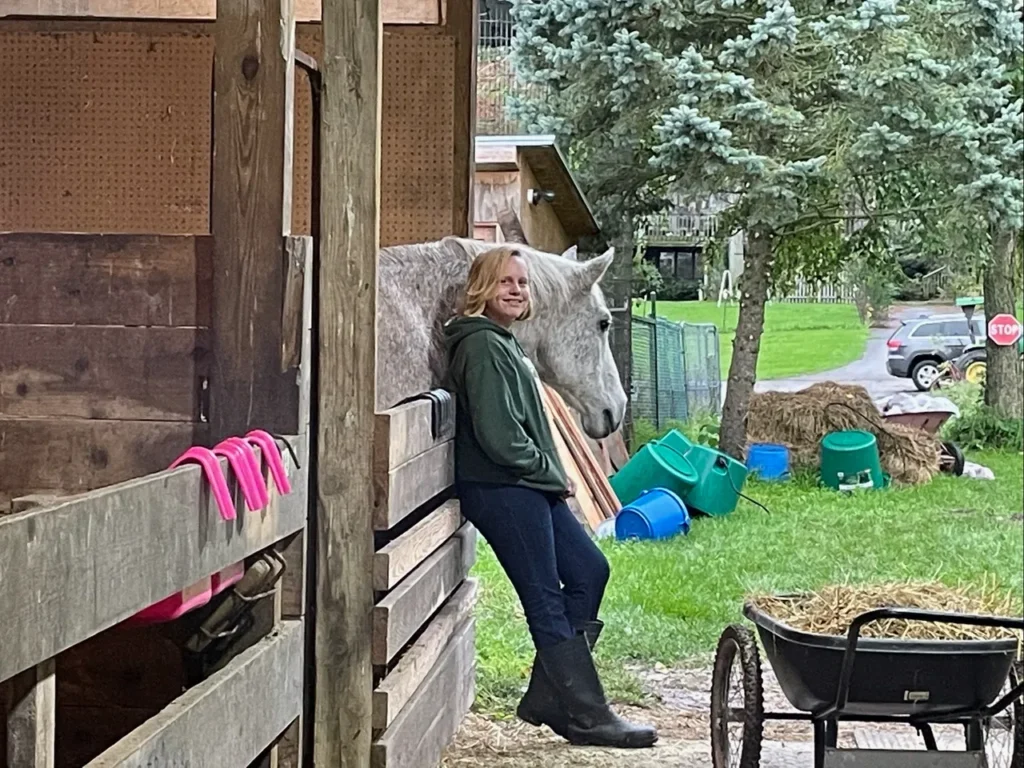 realxing with the horse